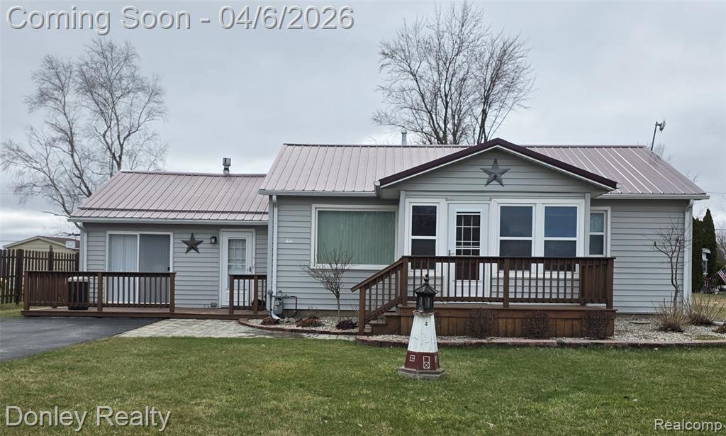 2280 S Van Dyke Road, Marlette, MI 48453 — front exterior