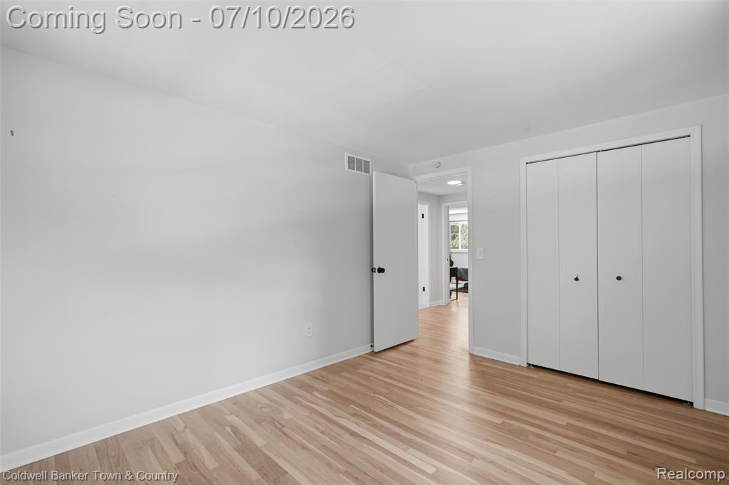 4301 Macqueen Drive, West Bloomfield, MI 48323 — Photo 34