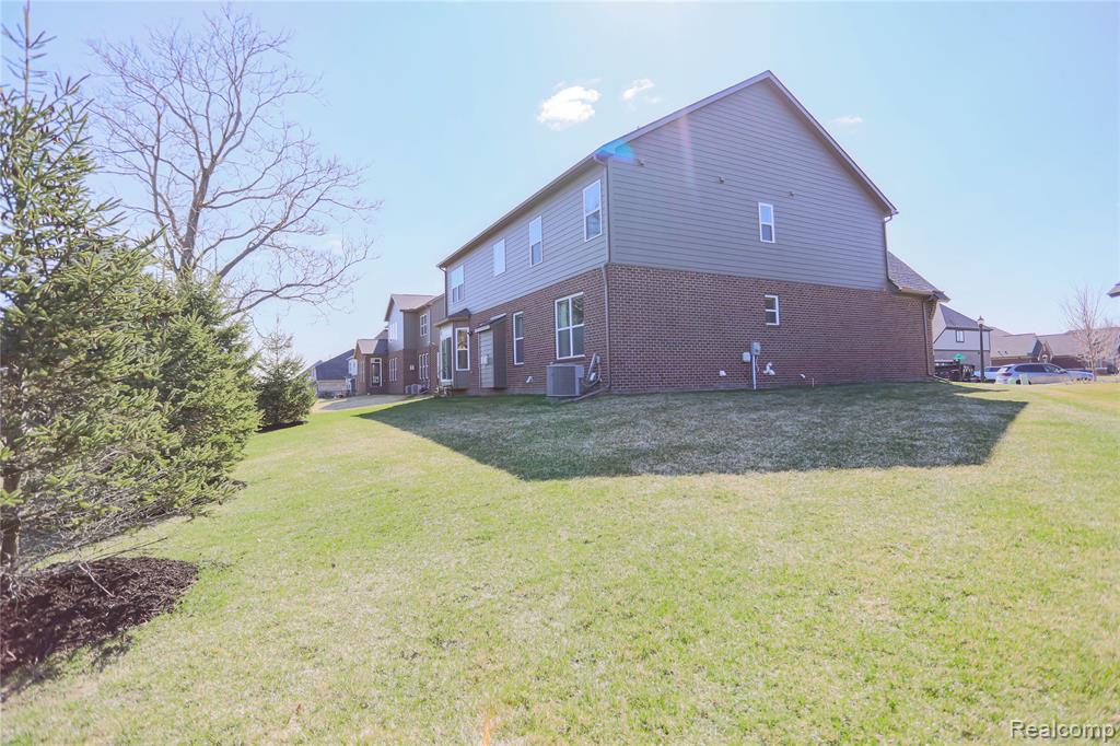 13101 Valencia Drive, Utica, MI 48315 — Photo 5