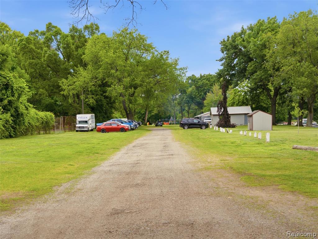 5565 Crescent Road, Waterford, MI 48327 — Photo 62