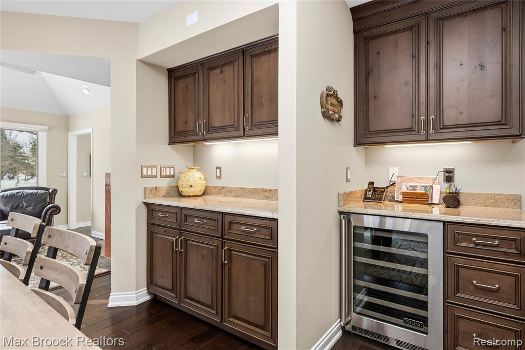 5867 BRAVO COURT, Orchard Lake Village, MI 48324 — Photo 23