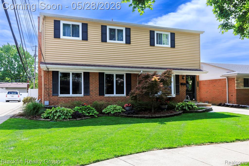 430 N Batchewana Street, Clawson, MI — Photo 2
