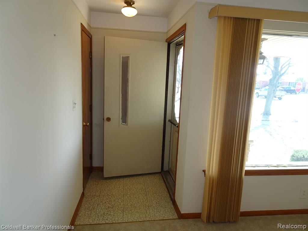 7790 LOUISE Court, Westland, MI — Photo 6
