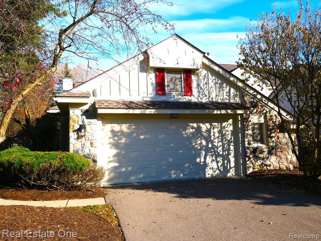 7383 SIMSBURY Drive, West Bloomfield, MI — Photo 2