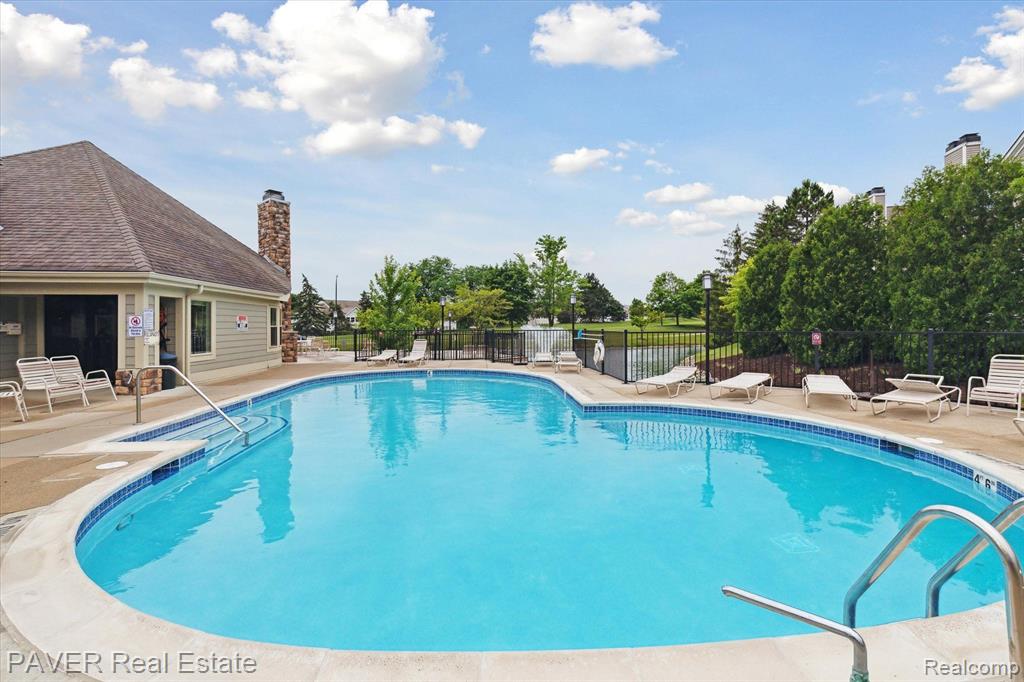 1565 WEATHERSTONE Drive, Ann Arbor, MI 48108 — Photo 50