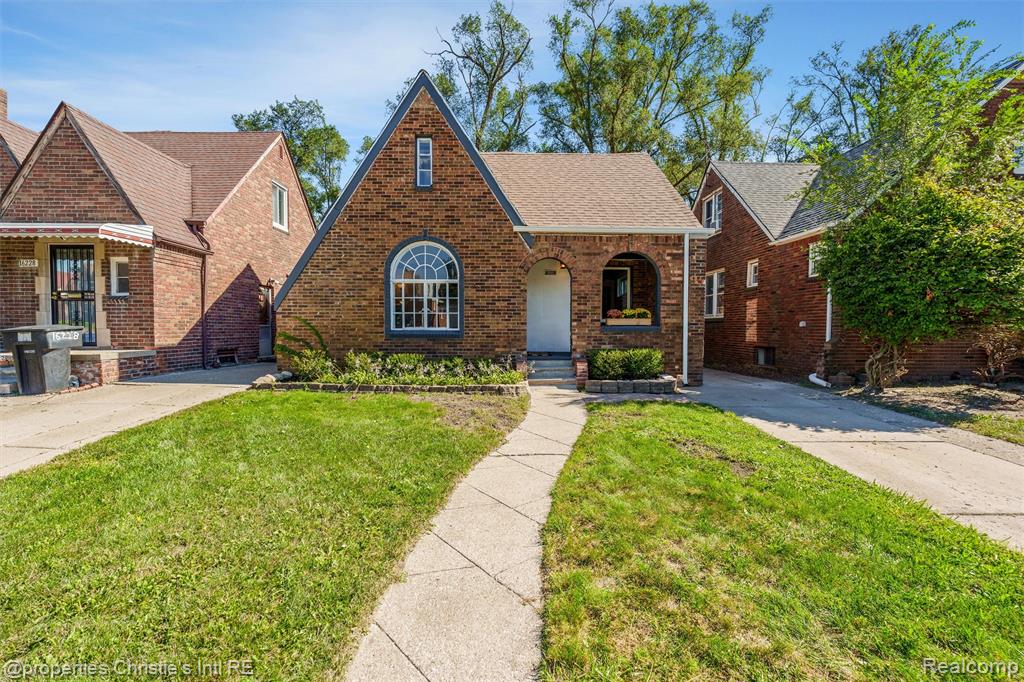 16220 Lesure Street, Detroit, MI 48235