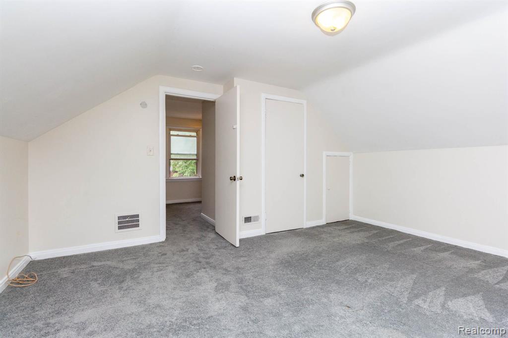 33627 Bock Street, Garden City, MI — Photo 24
