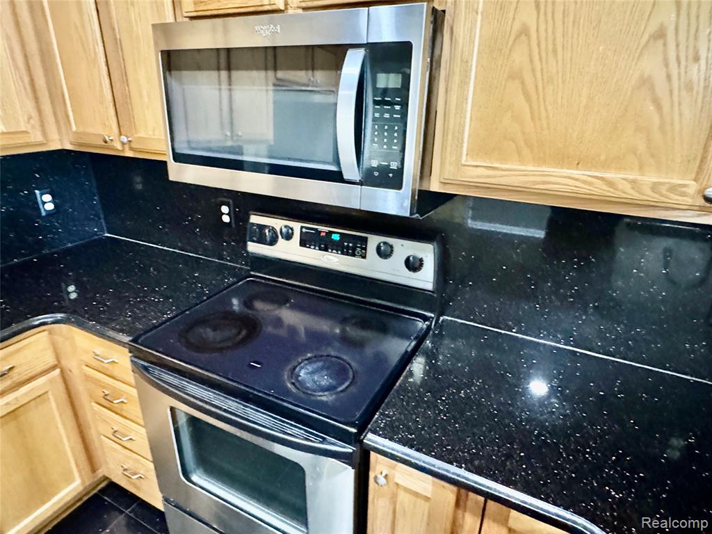 5830 Acorn Lane, Sterling Heights, MI 48314 — Photo 9
