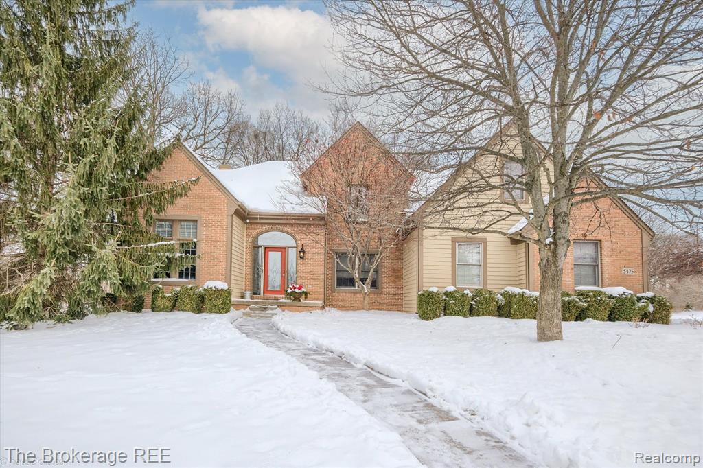5475 Woodfield Parkway, Grand Blanc, MI 48439 — front exterior
