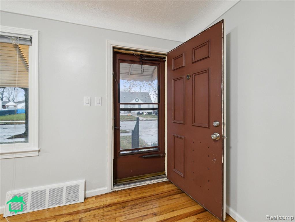 4493 17th Street, Wyandotte, MI 48192 — Photo 4