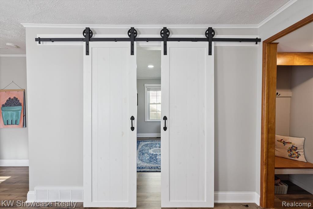 603 W Clinton Street, Howell, MI 48843 — Photo 12