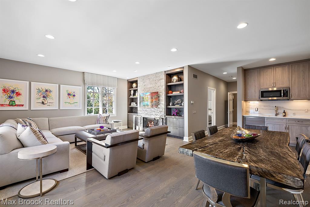 3251 W Shore Drive, Orchard Lake Village, MI 48324 — Photo 37