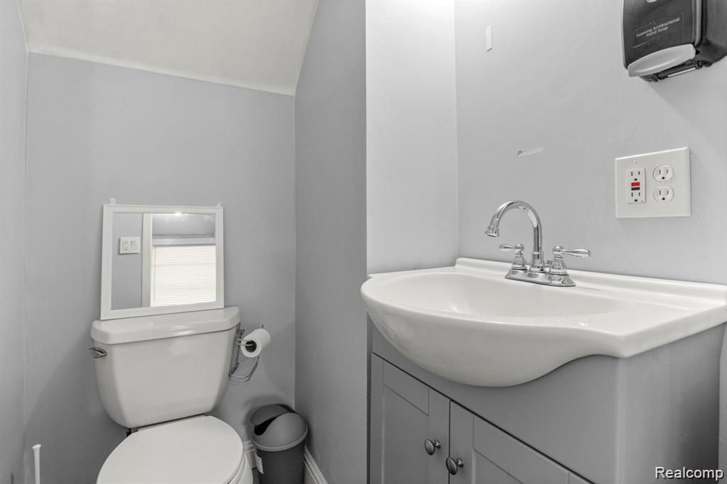 6763 N Gulley Road, Dearborn Heights, MI 48127 — Photo 18