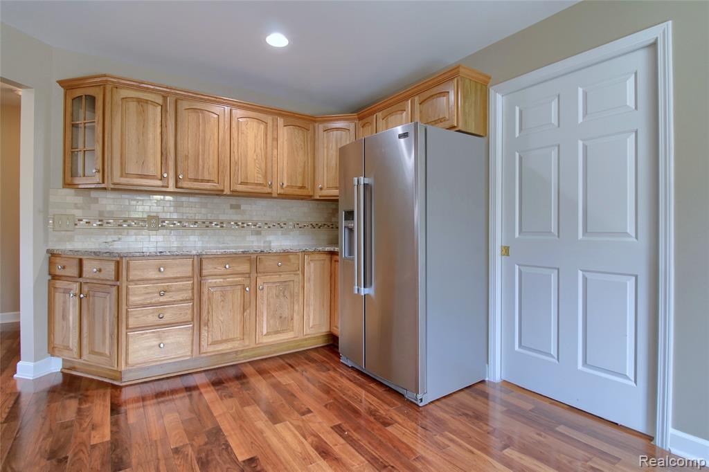 505 Willow Drive, 26, South Lyon, MI 48178 — Photo 9