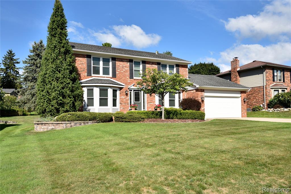 1325 Royal Crescent Street, Rochester Hills, MI 48306