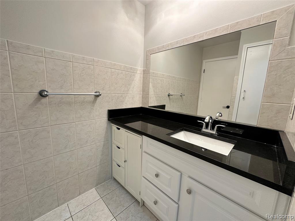 755 E Fox Hills Drive, Bloomfield Hills, MI 48304 — Photo 26