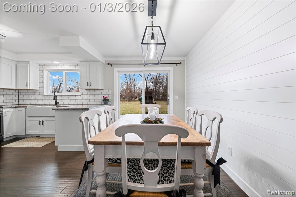 700 W Girard Avenue, Madison Heights, MI 48071 — Photo 12