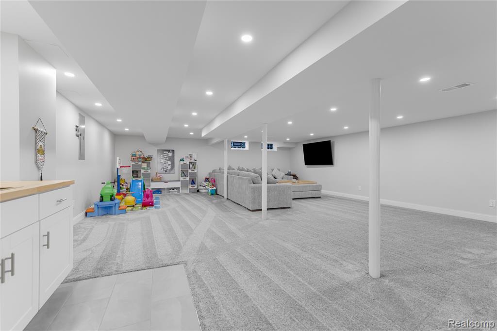 7005 Cathedral Drive, Bloomfield Hills, MI 48301 — Photo 37