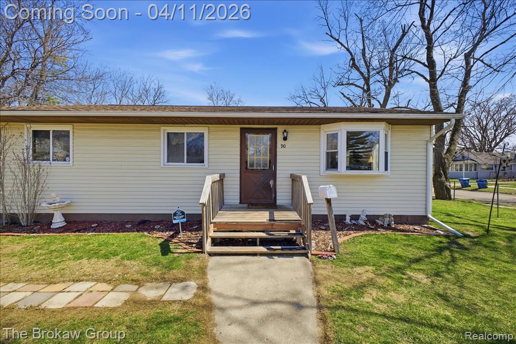 90 N Josephine Avenue, Waterford, MI 48328 — Photo 2