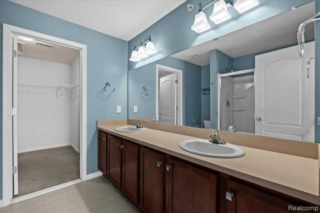 3262 Johanna Ware W, Wixom, MI 48393 — Photo 20