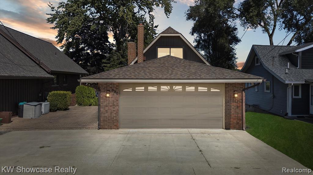 688 Wolverine Drive, Walled Lake, MI 48390 — Photo 3