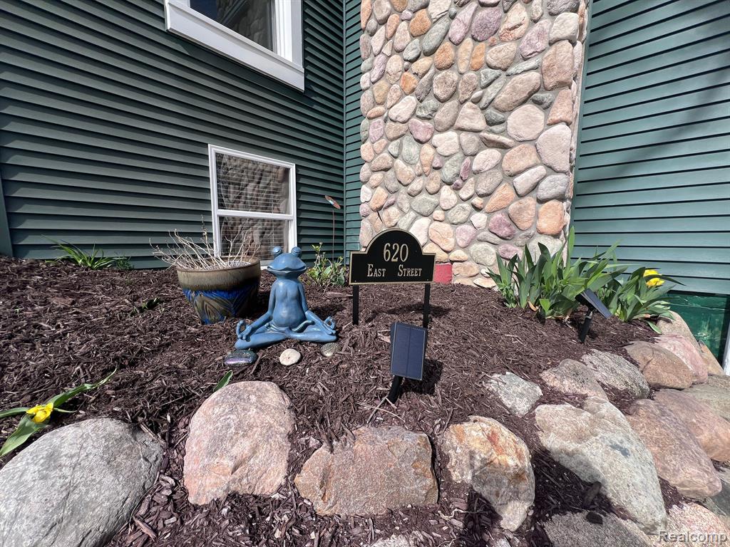 620 EAST Street, Milford, MI 48381 — Photo 16