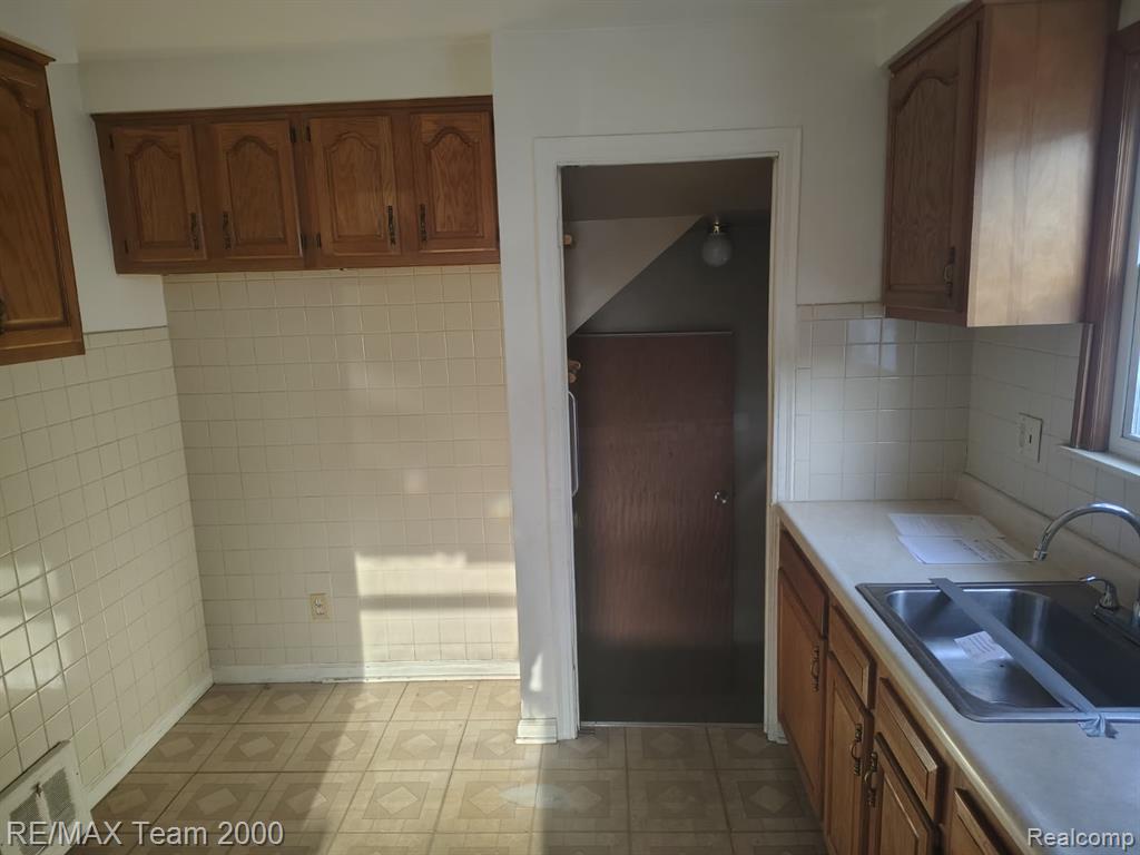 8088 Ohio Street, Detroit, MI 48204 — Photo 7