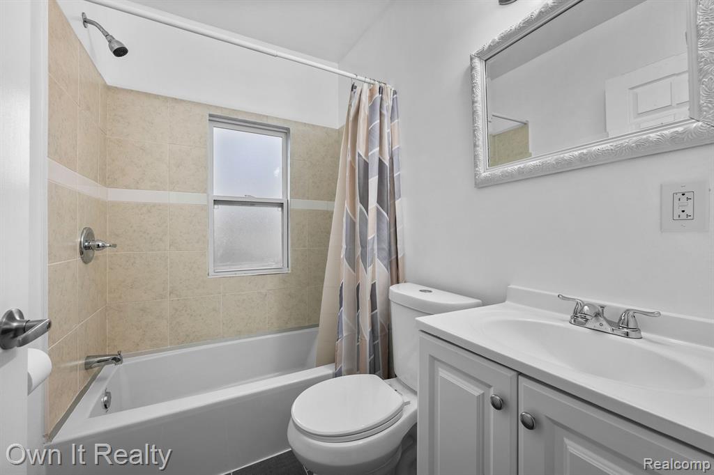 7335 Maple Street, Dearborn, MI 48126 — Photo 16