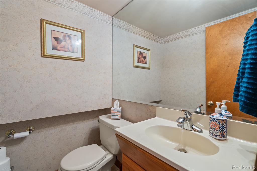 43057 Bond Court, Sterling Heights, MI 48313 — Photo 49