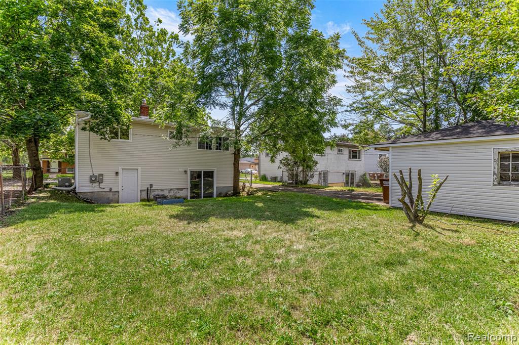 23566 Candace Drive, Rockwood, MI — Photo 26