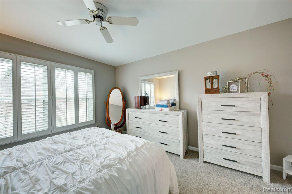 9329 EASTWIND Drive, Livonia, MI 48150 — Photo 29