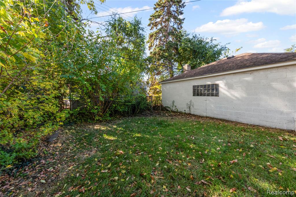 7624 Yacht Avenue, Warren, MI 48091 — Photo 9