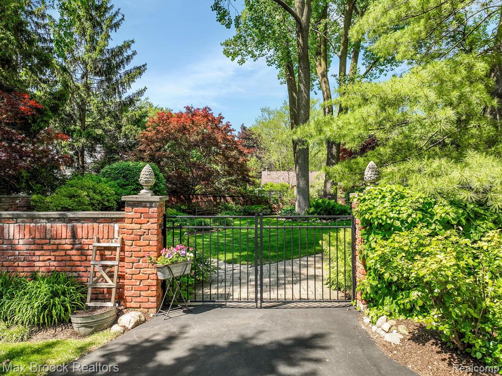 773 WOODCHESTER Drive, Bloomfield Hills, MI 48304 — Photo 42
