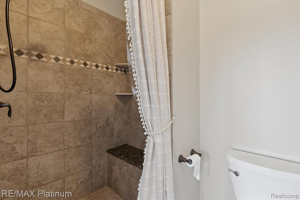 7623 Tipperary Trail, Fenton, MI 48430 — Photo 29