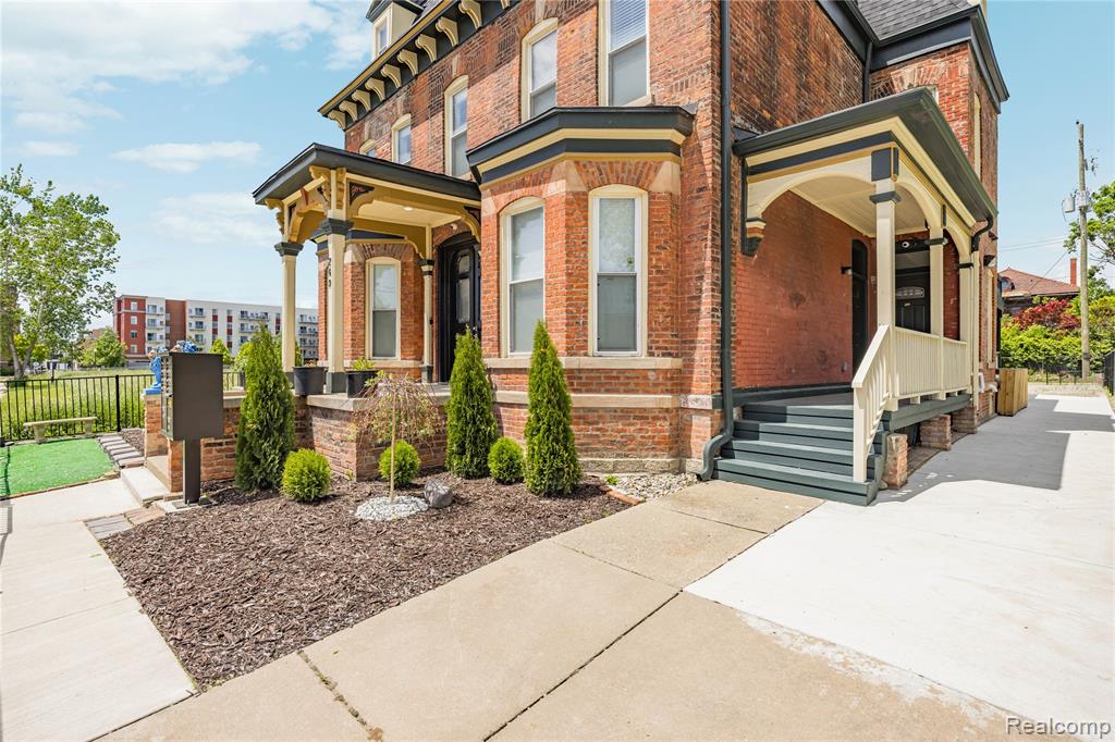 269 Watson Street - Photo 3