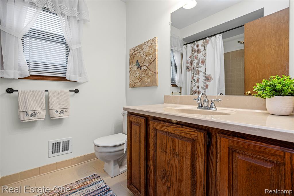 27586 David Givens Street, Warren, MI 48092 — Photo 29