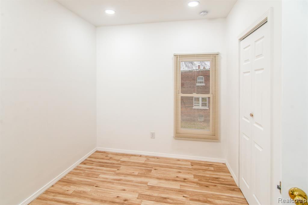 625 HORTON Street, Detroit, MI 48202 — Photo 15