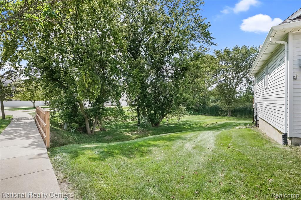 865 Challenging Trail, South Lyon, MI 48178 — Photo 28