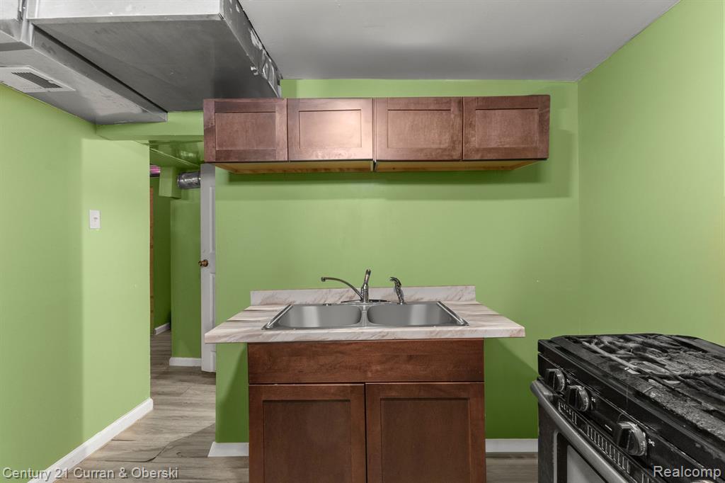 9069 Pierson Street, Detroit, MI 48228 — Photo 21