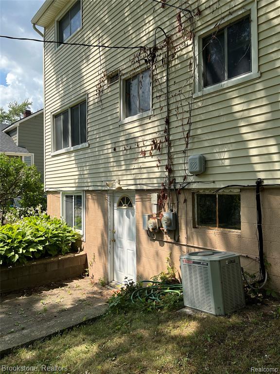 400 E Flint Street, Lake Orion, MI 48362 — Photo 3