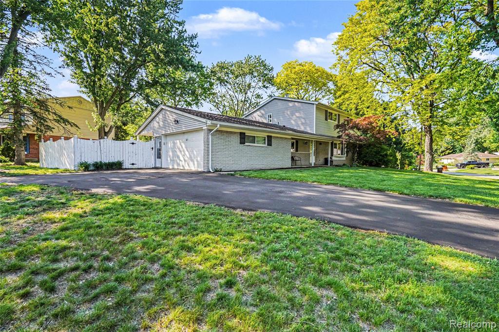 6275 Westmoor Drive, Shelby, MI 48316 — Photo 30