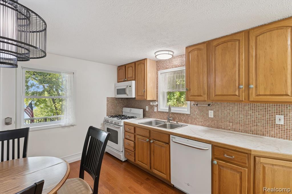 4475 Harp Drive, Linden, MI 48451 — Photo 10