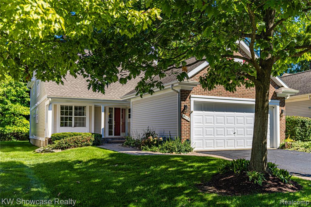 5373 Forest Ridge Drive, Clarkston, MI