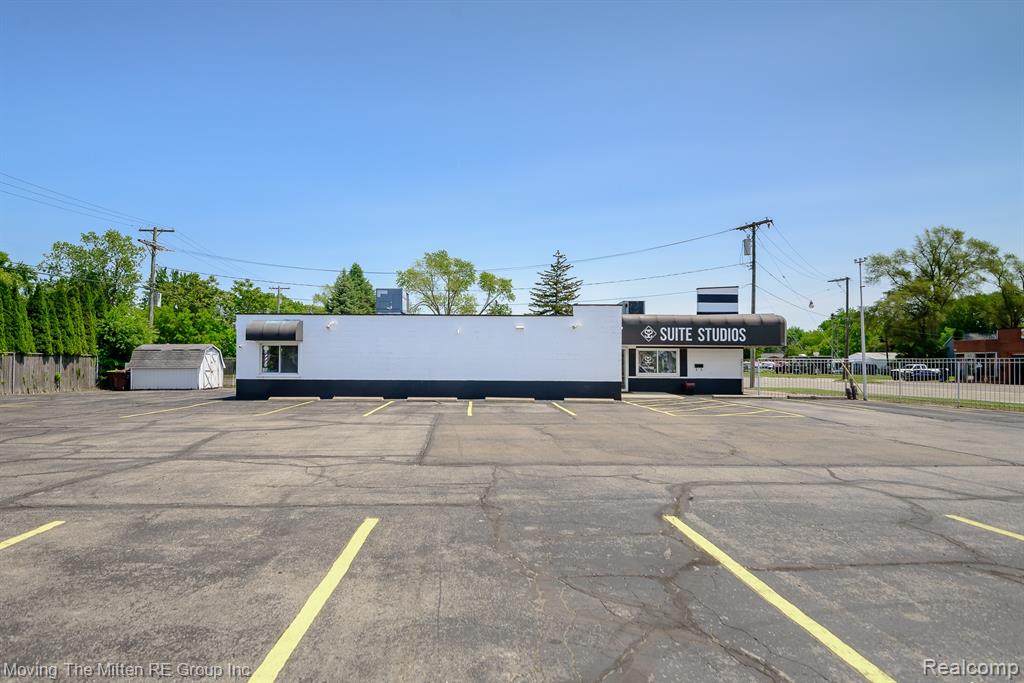 573 E Huron River Drive, Belleville, MI 48111 — Photo 43