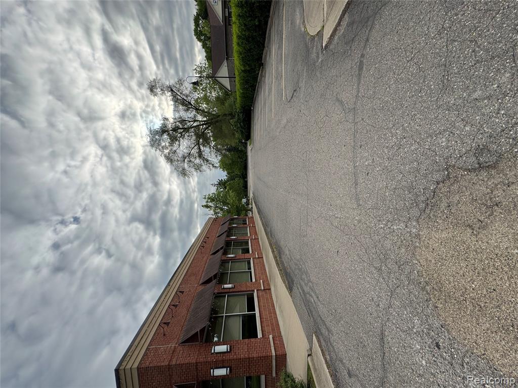 7570 E Mi State Road 36, Whitmore Lake, MI — Photo 4