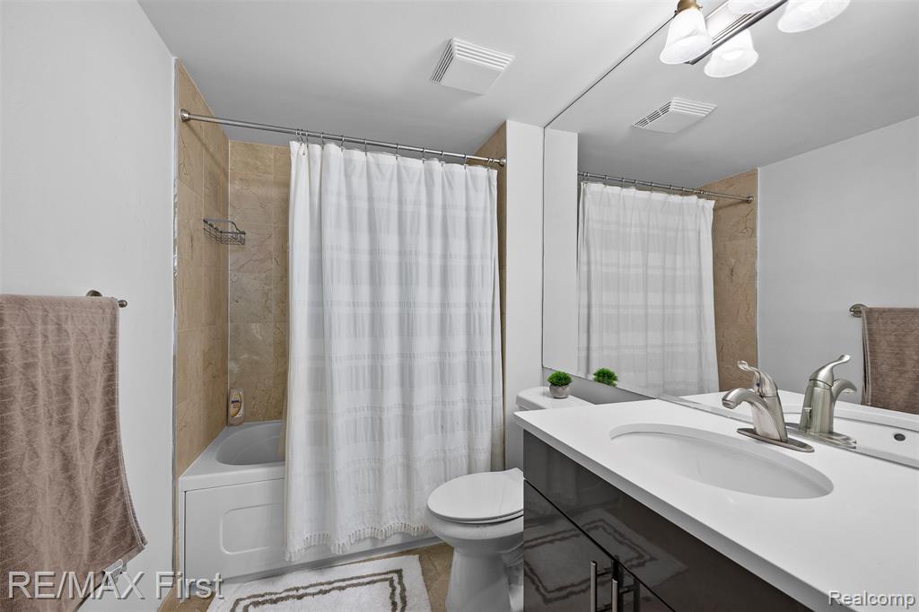3320 Spinnaker Lane, 10D, Detroit, MI 48207 — Photo 24