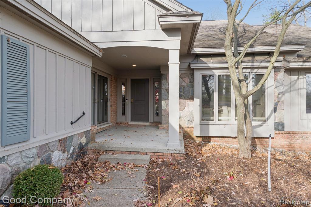 5104 Woodcliff Hill Road W, West Bloomfield, MI 48323 — Photo 5