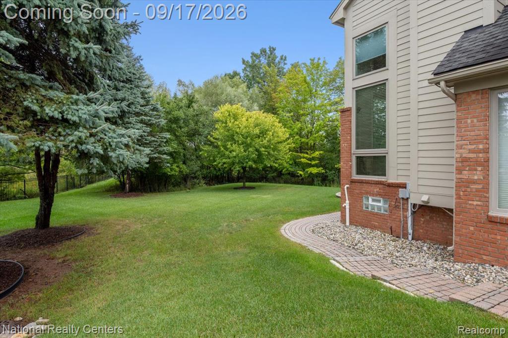 6951 Brook Hollow Court - Photo 5