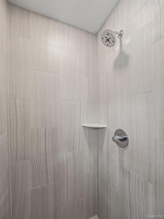 4304 MANDALAY Avenue, Royal Oak, MI 48073 — Photo 31