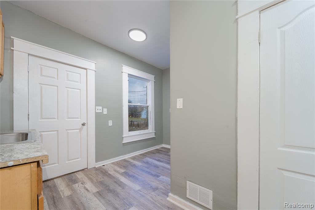 11405 Yosemite Street, Detroit, MI 48204 — Photo 7